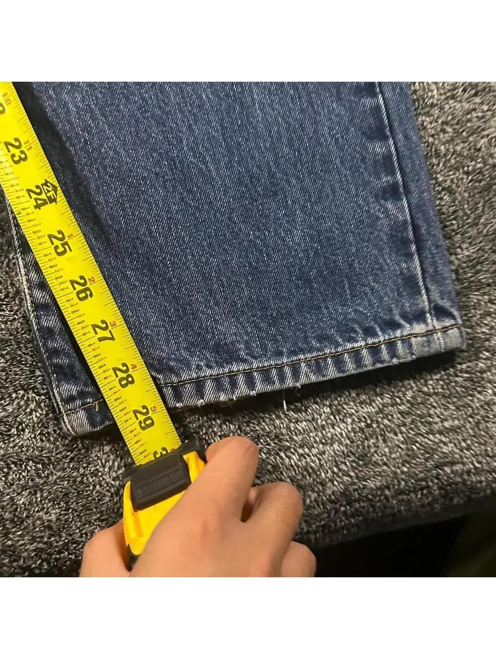 Levis fits 35x29”